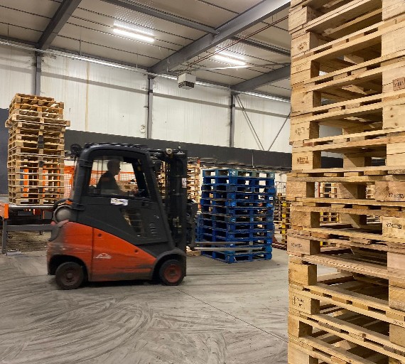 Medewerker Pallet Reparatie